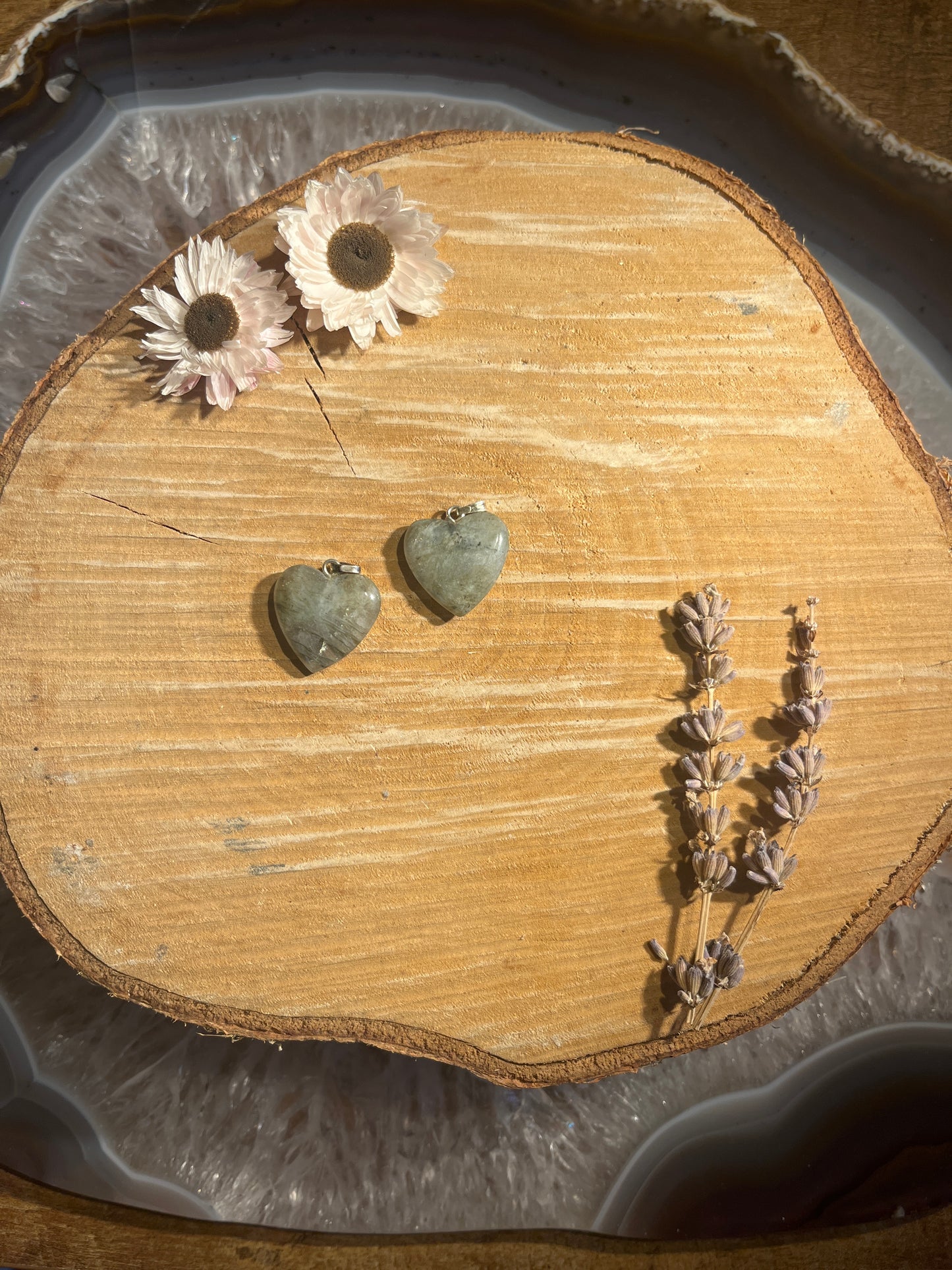 Labradoriet hart hanger