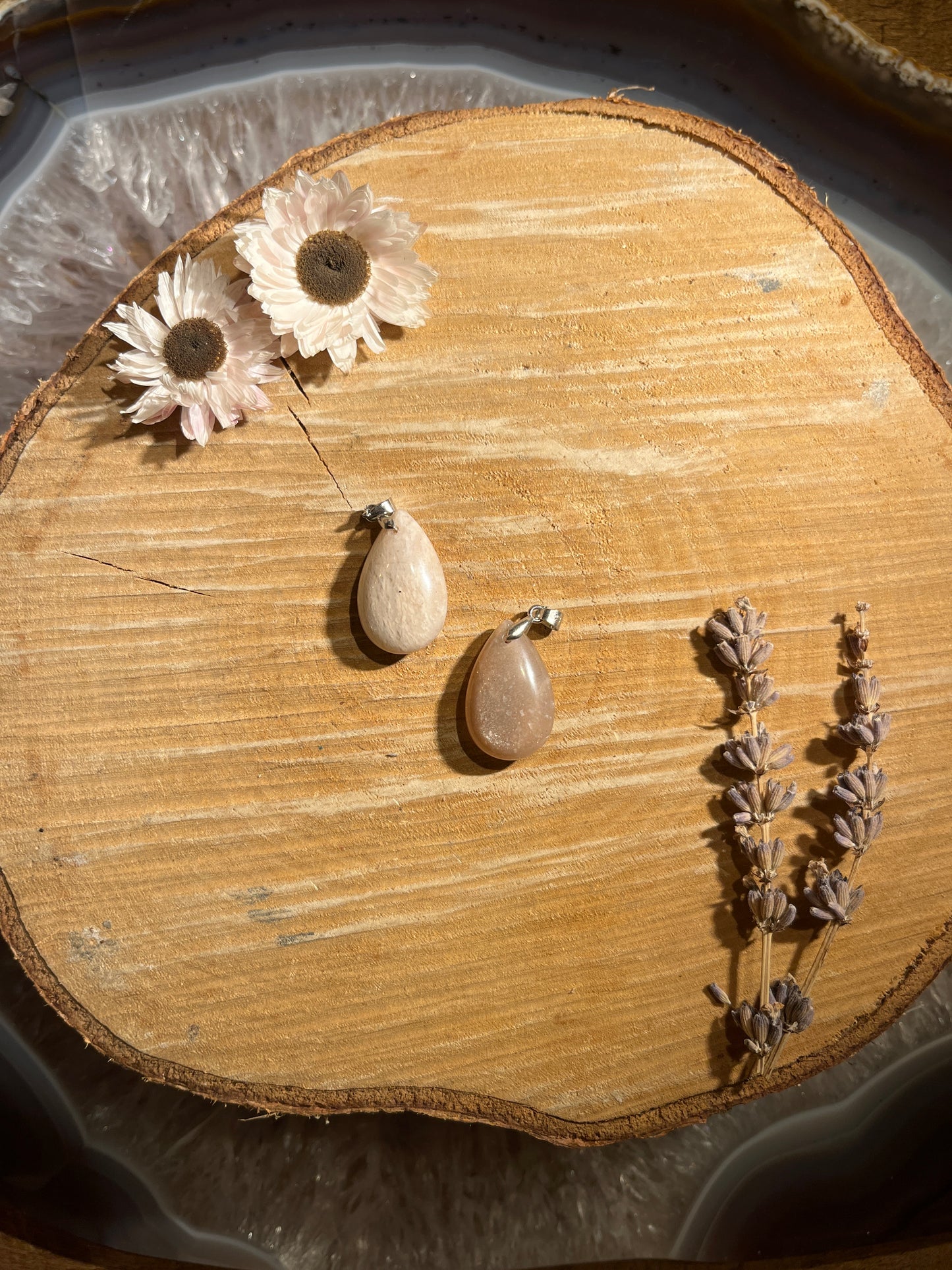 Roze maansteen hanger