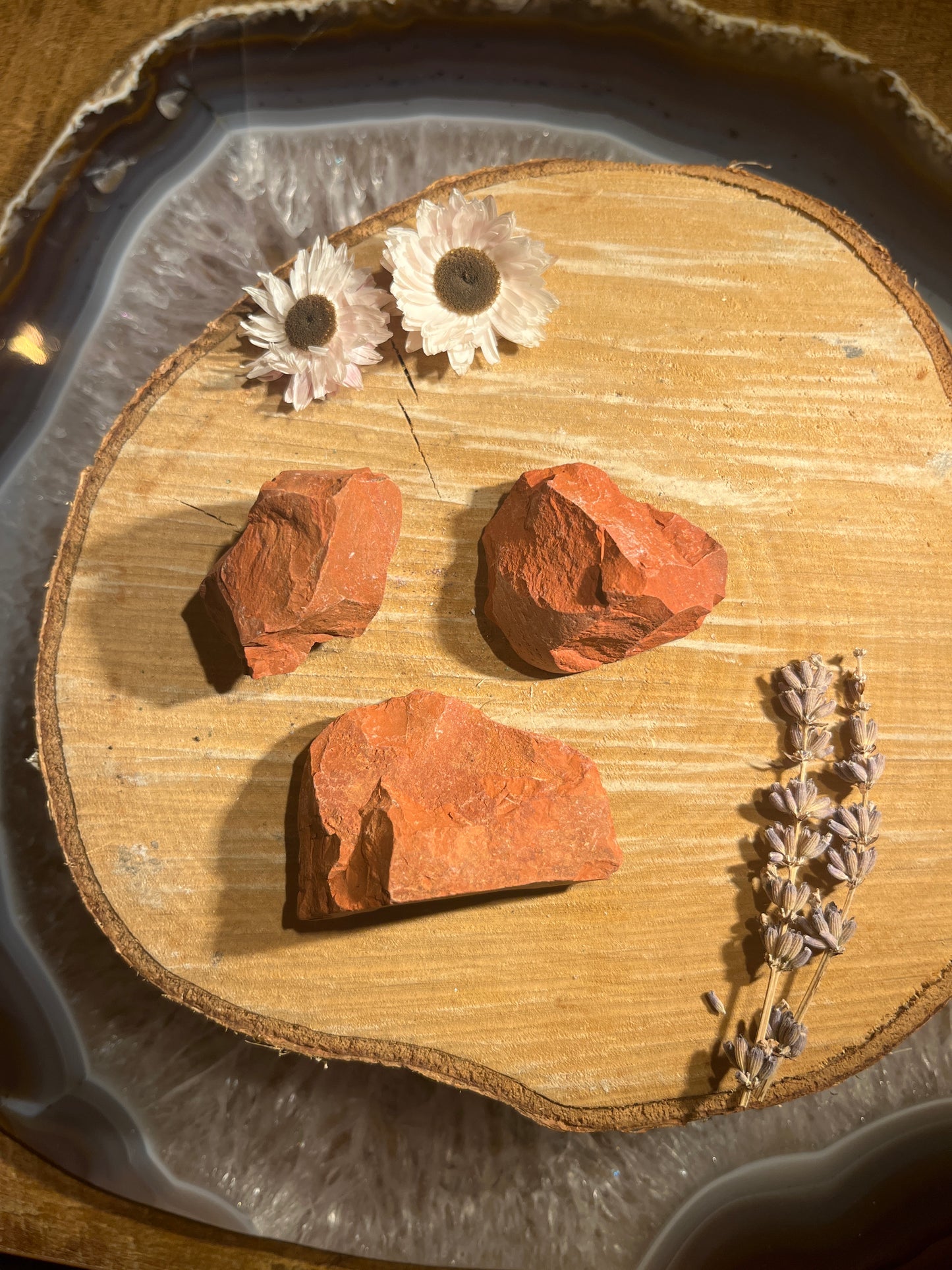 Rode jaspis ruw brokje