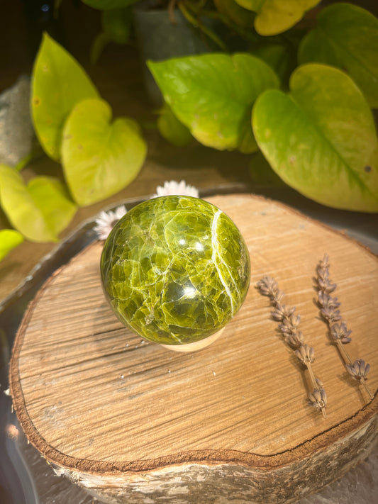 Groene opaal bol 1