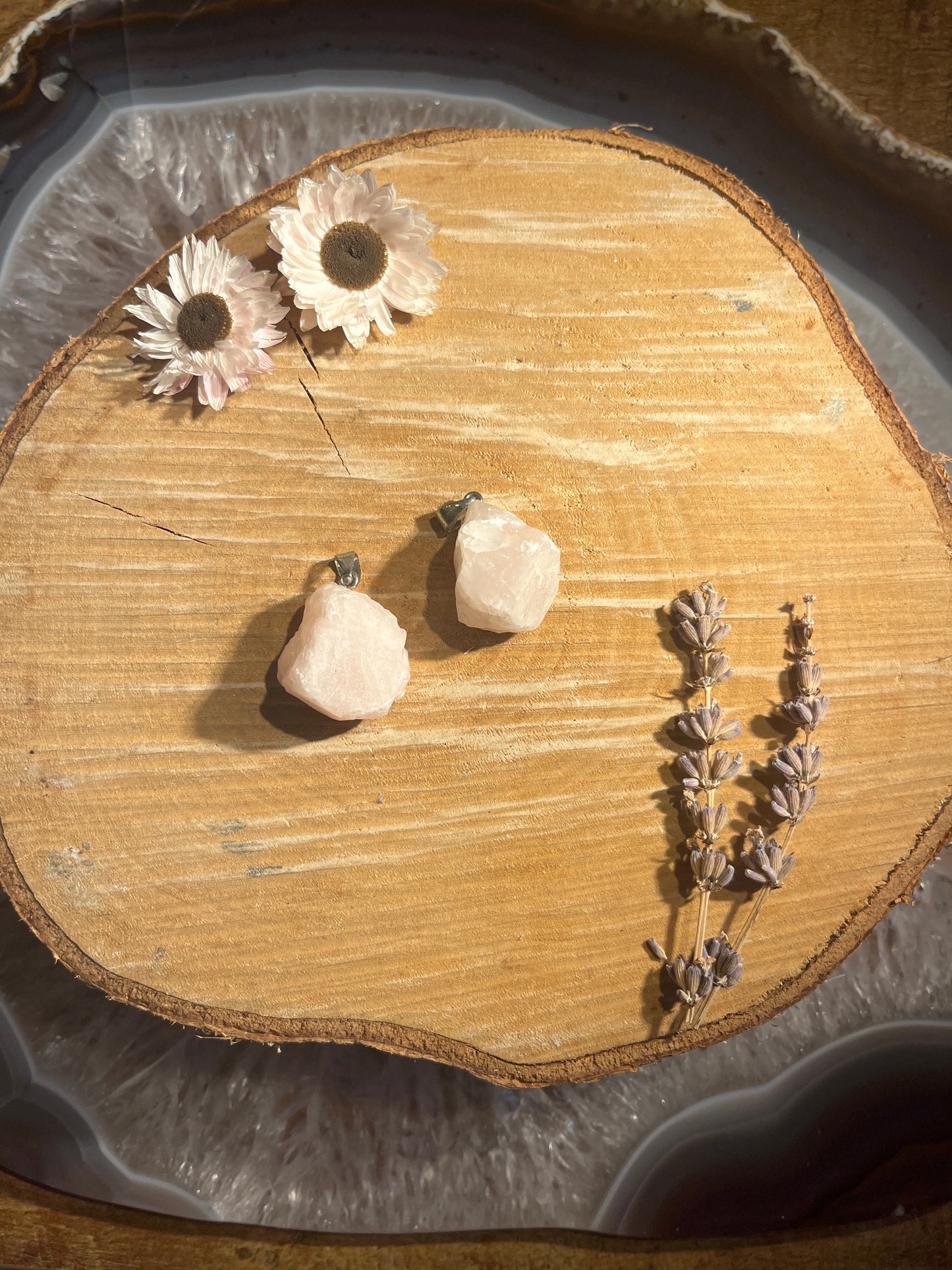 Rozenkwarts ruwe hanger