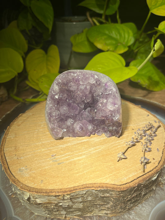 Amethist kristal half gepolijst 1