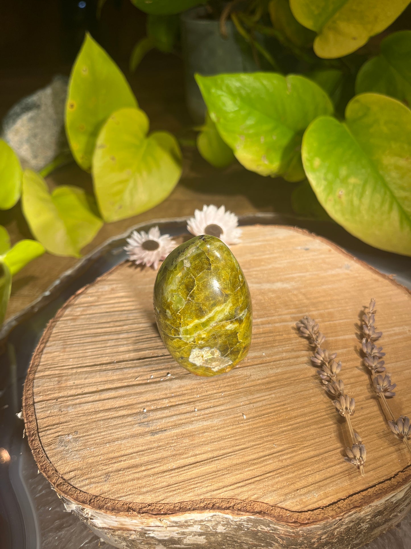 Groene opaal sculptuur 1
