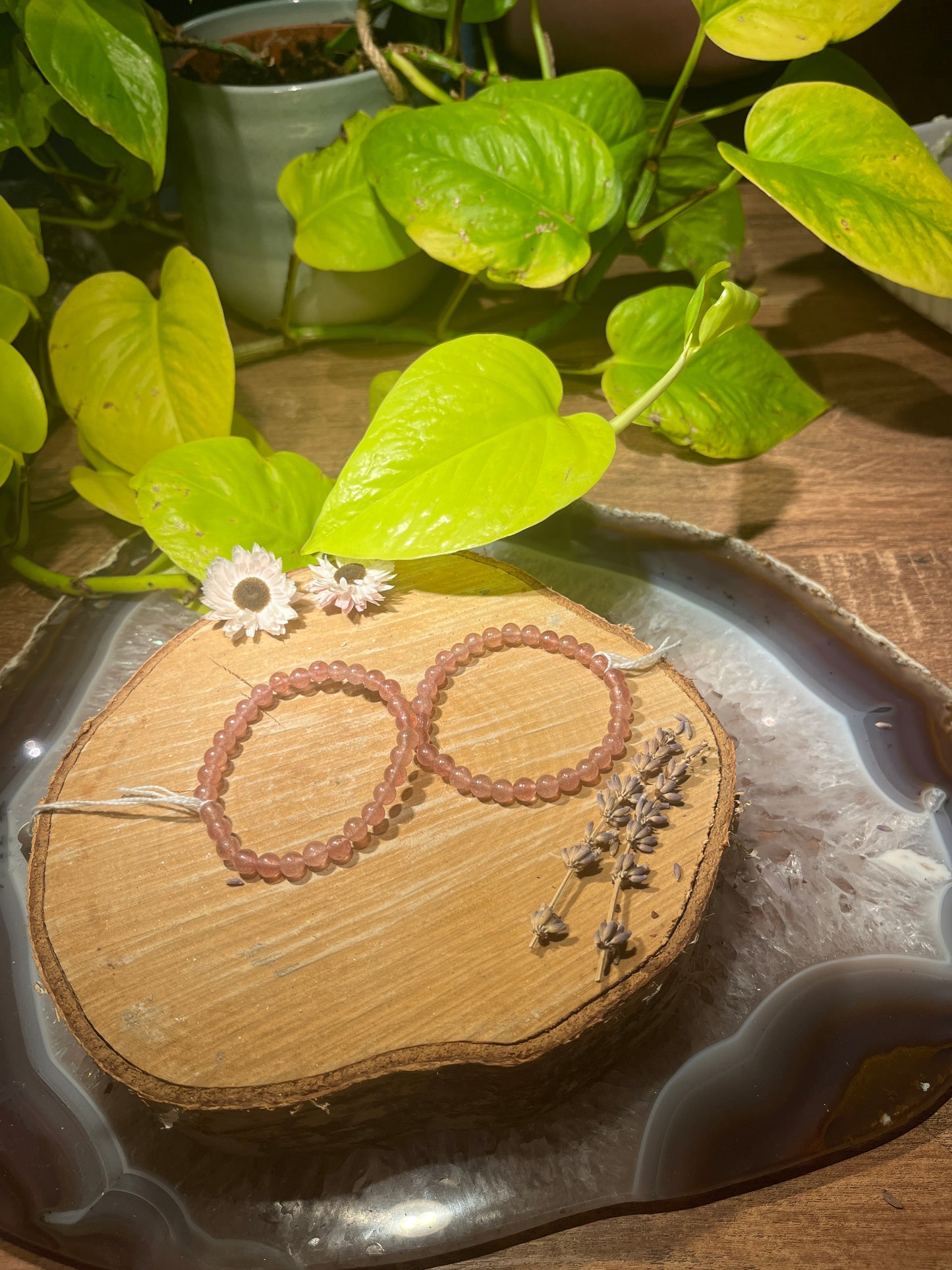 Aardbeienkwarts armband (6mm)